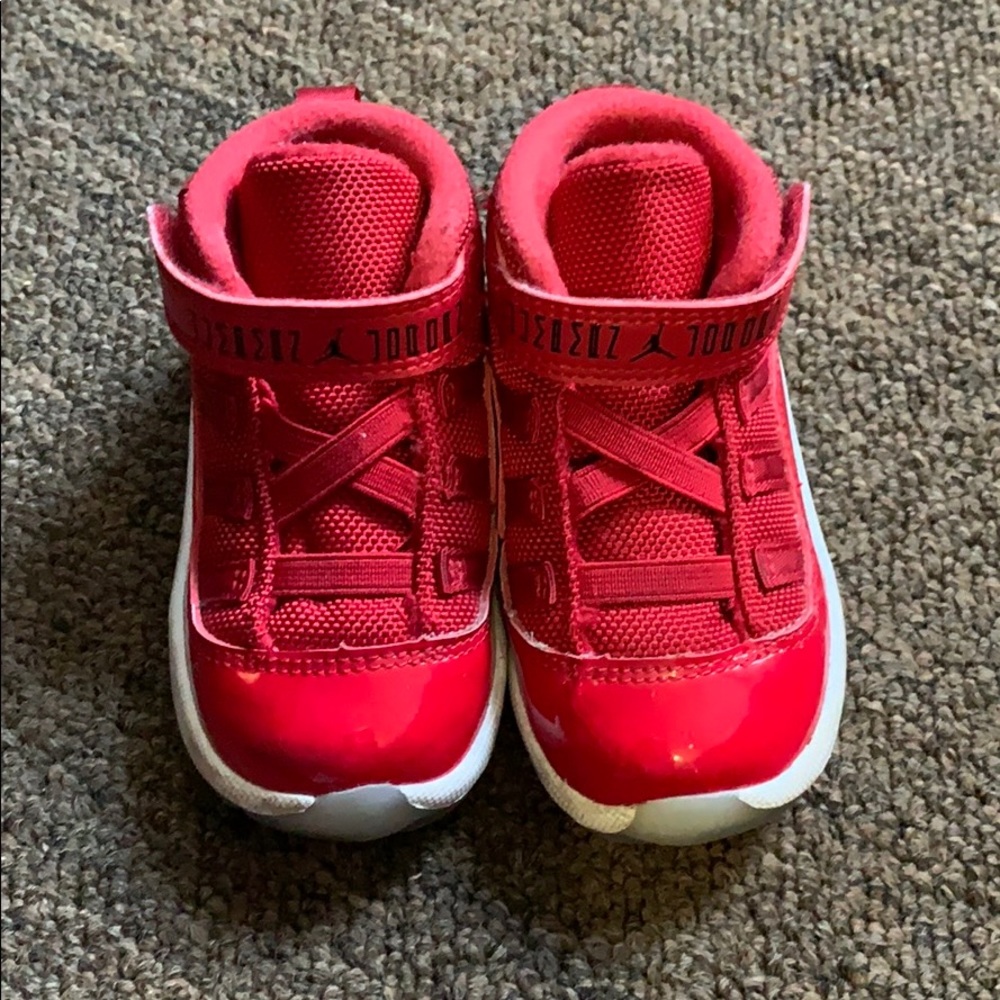 6c red Jordan’s